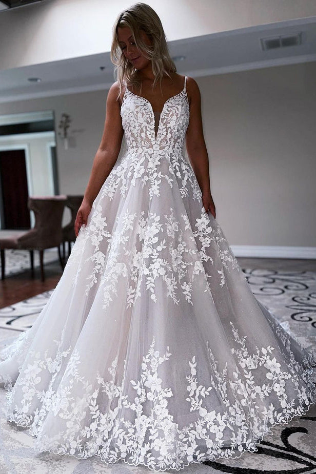 Charming Ball Gown V Neck Tulle Wedding Dresses with Appliques